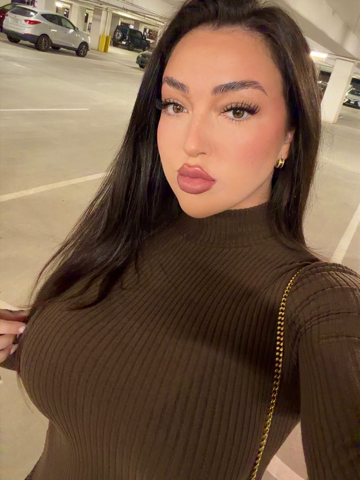 Cassie Lenoir Bio: Age, Height, Career & Net Worth 2026