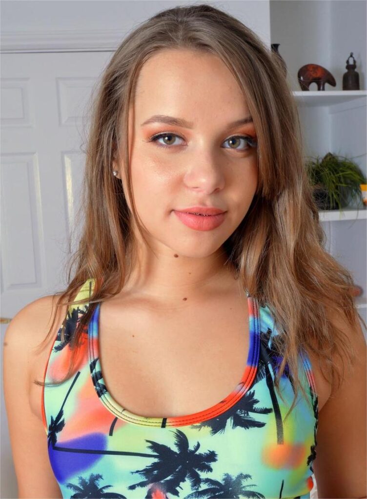 Liza Rowe Age, Boyfriend, Net Worth & Career Facts